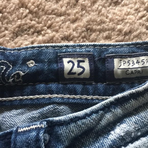 Miss Me Capris - Picture 2 of 5